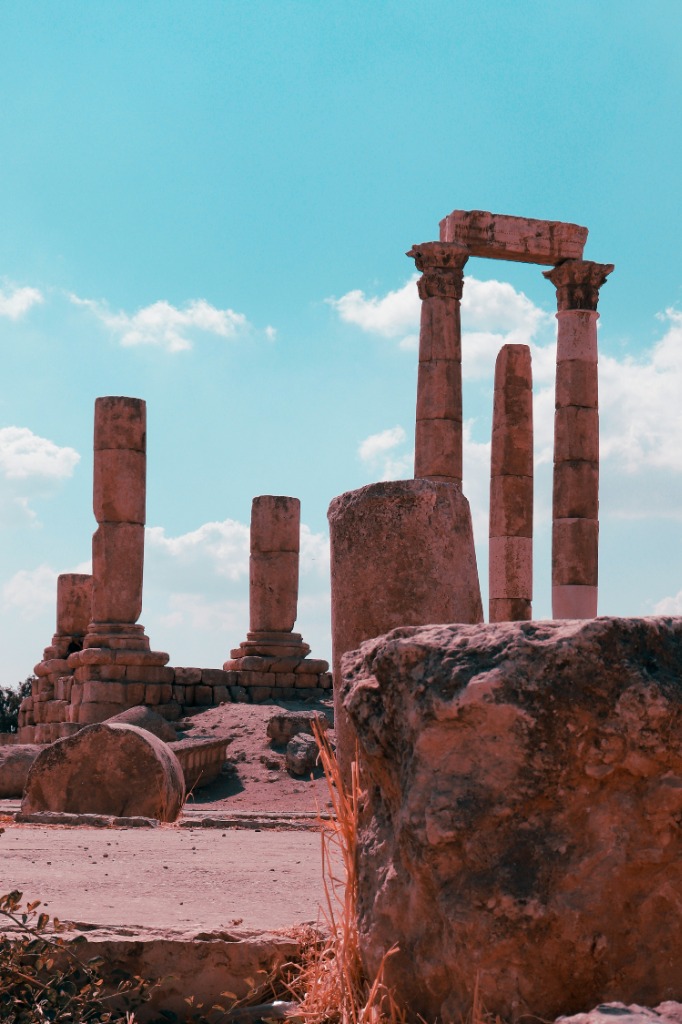 كهف أهل الكهف والآثار